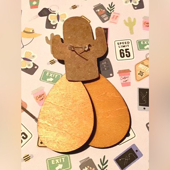 Geometric Aztec Dangle Earrings - Picture 3 of 3